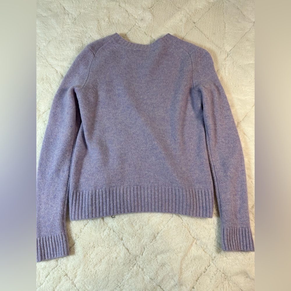 Aqua bloomingdale’s 100% Cashmere light purple sweater Small S Perfect condition - Picture 7 of 8